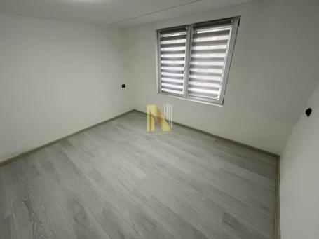 Dvoetažna kuća na samom početku Klise (BEZ ULAGANJA)