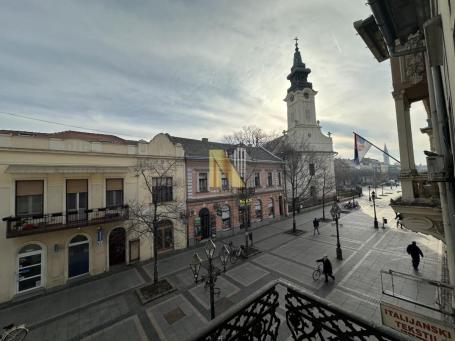 Prodaje se - salonski stan - Sombor centar