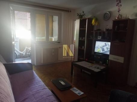 Dvosoban stan sa mogućnosti adaptacije u dvoiposoban stan