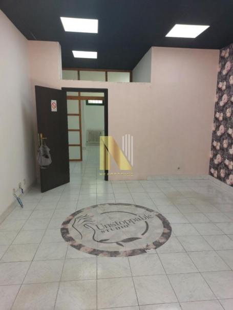 Izdaje se ulični lokal 47m2- odlična lokacija Podbara