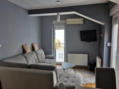 IZDAVANJE DVOIPOSOBNOG STANA U LAZE KOSTIĆA
