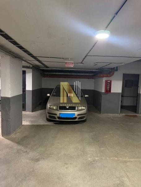 Garažno parking mesto - ul. Lukijana Mušickog