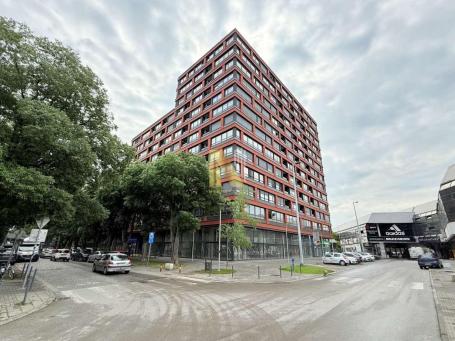 Izdavanje - poslovni prostor - Radnička ulica + garaže