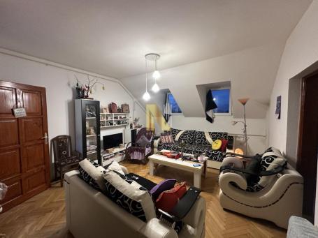 Prodaje se - 3.0 stan - Podbara