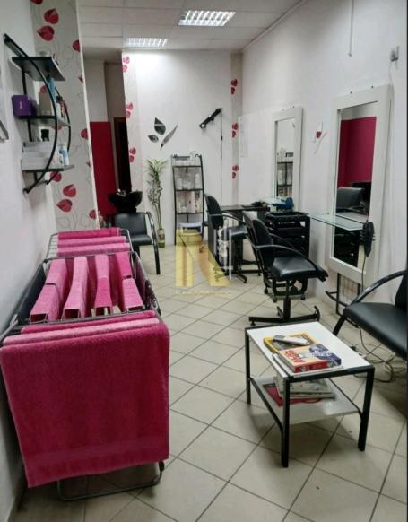 Ulični lokal na odličnoj lokaciji- Centar