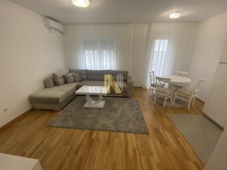 Komforna garsonjera sa garažnim parkingom - Avenija Garden