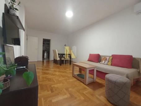 DVOSOBAN STAN, 60m2, BANATIĆ BLIZU SAJMA