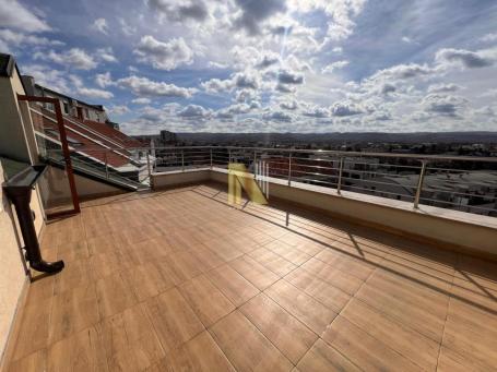 Prelep dupleks stan na Bulevaru Evrope, kod hotela Sheraton