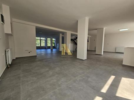 Ulični lokal na Bulevaru Patrijarha Pavla