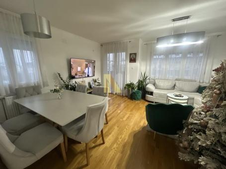 Prodaje se - namešten 5.0 stan - Novo Naselje