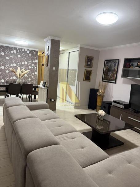 Prodaje se kompletno renoviran trosoban stan – Liman 4