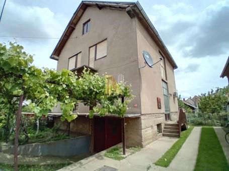 Prodaje se - etažna kuća - Ruma