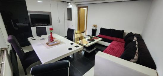 KOMFORAN TROSOBAN STAN U PRERADOVIĆEVOJ + TERASA 100m2