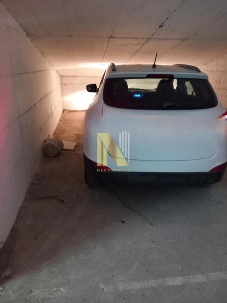 Garažno parking mesto, Podbara