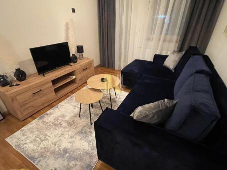 U ponudi odličan namešten stan u blizini Šeratona