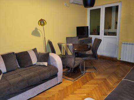 Izdaje se jednosoban stan – Bulevar oslobođenja