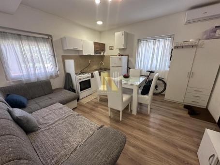 Prodaje se - 1.5 stan - Adice