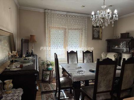 Kuća, opština Vračar, Crveni krst