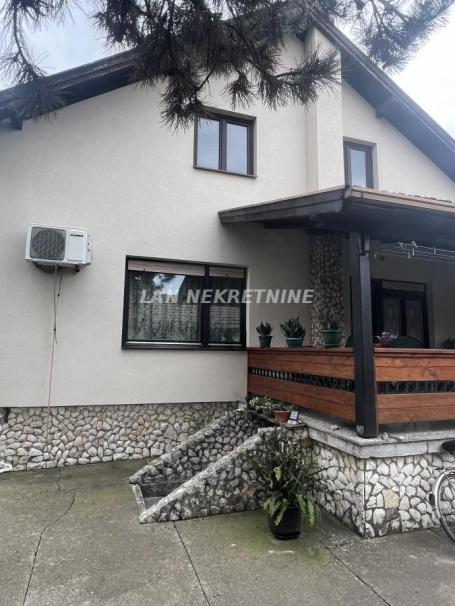 PORODIČNA KUĆA!