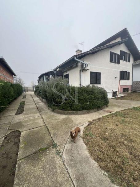 SPRATNA KUĆA U JOSIĆKOM NASELJU