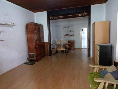 MALA KUĆA ČVRSTE GRADNJE