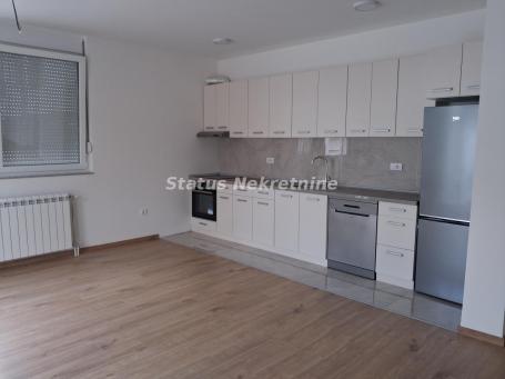 Novi Sad, Adamovićevo naselje, 129m2 - dva trosobna stana na spratu