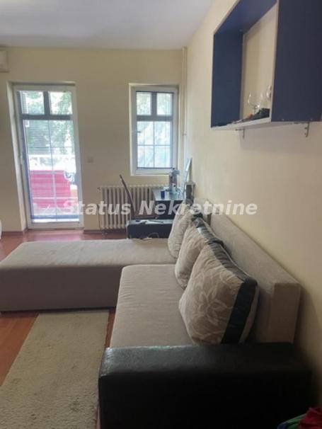 Centar-Useljiva Nameštena Garsonjera 30 m2 sa Lepom Terasom-zakupnina 290e-065/385 8880