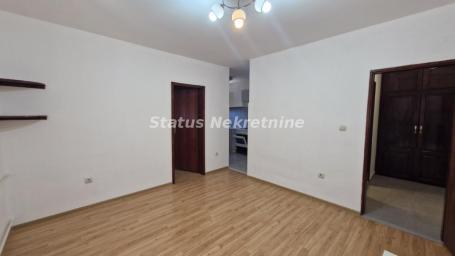 Dvosoban stan - centar - Matice Srpske