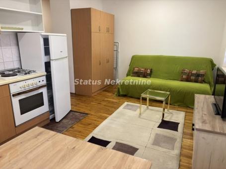 NAMEŠTENA GARSONJERA 25M2 U CENTRU GRADA, BLIZU SOCIJALNOG, 250EU