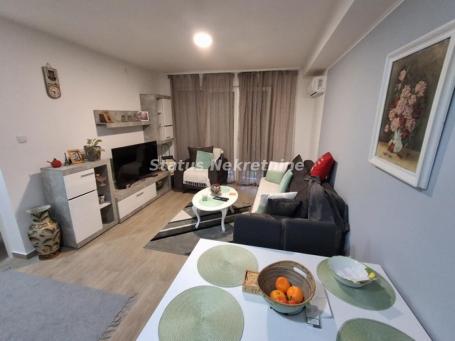 Futog-Namešten Jednoiposoban stan 35 m2 u Prizemlju sa Terasom 10 m2 bliže Veterniku-065/385 8880