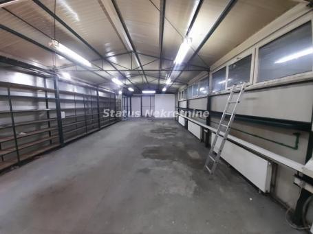 Futog-Odmah Useljiva Hala 240 m2 pogodna za Radionicu ili Magacin-Zakup 1000e-065/385 8880