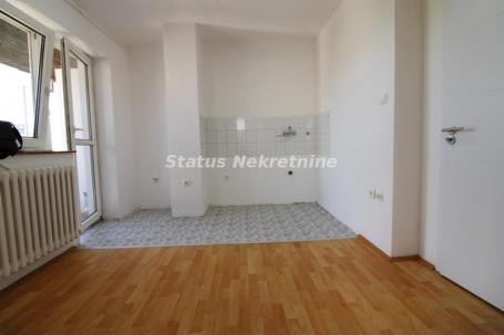Jednoiposoban stan 33 m², 6/6, Železnička stanica, Novi Sad