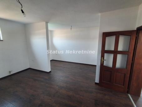 Stari Futog-Prazan Trosoban stan 80 m2 na Prvom Spratu-Zakupnina 300e-065/385 8880