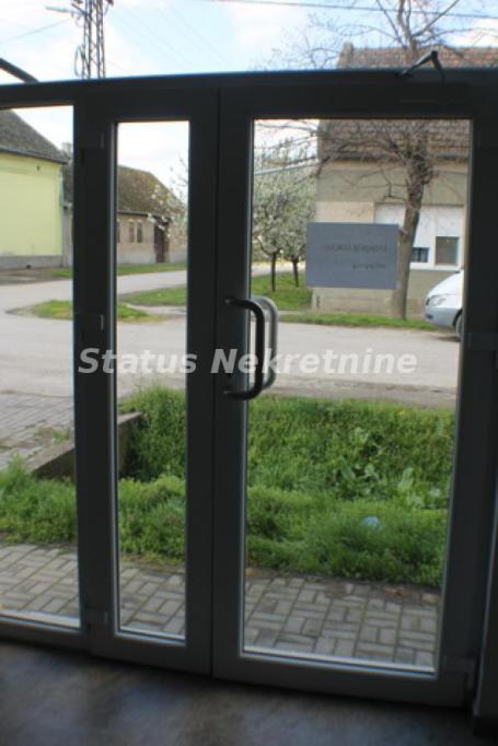 Mošorin-Renovirana i sređena GARSONJERA-LOKAL-HITNO