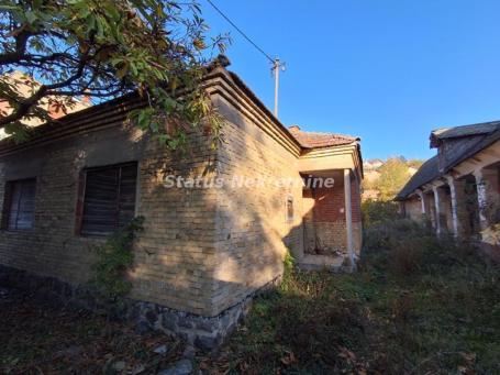 Bukovac- Kuća 250 m2 starije gradnje na Placu od 1750 m2 na Top Lokaciji-065/385 8880