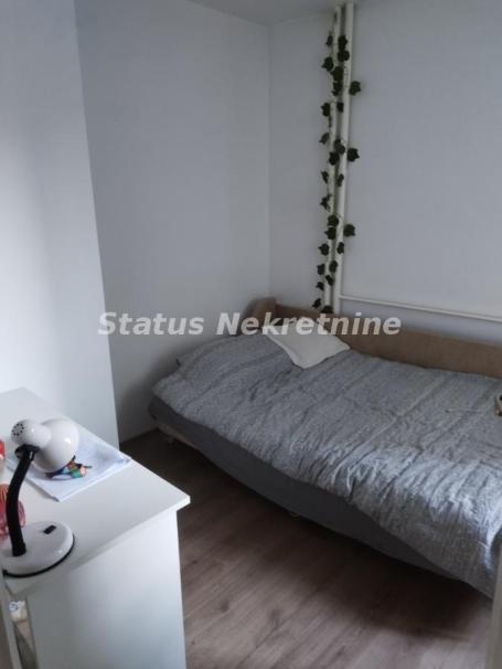 Dvosoban stan 40 m², Grbavica, Novi Sad, 2. sprat