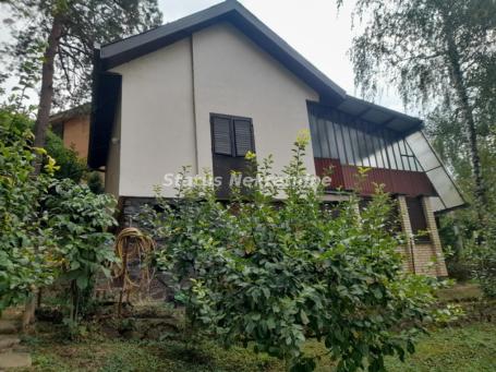 Banoštor-Vikend kuća 100 m2 na Placu 1500 m2 u Zelenoj Oazi sa Pogledom na Dunav-065/385 8880