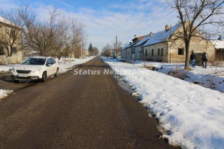 Stepanovićevo-Stara kuća 199 m2 na Velikom Placu 2337 m2 u blizini AutoPuta 6 km-065/385 8880