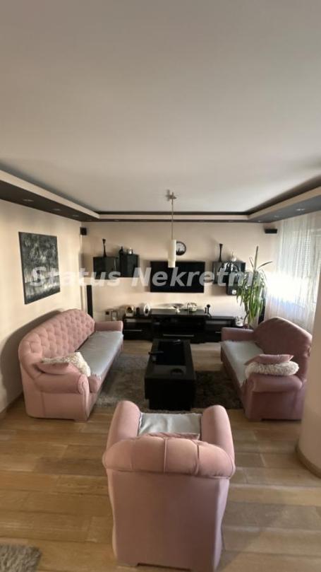 Petosoban stan, 126 m², Adamovićevo Naselje, Novi Sad