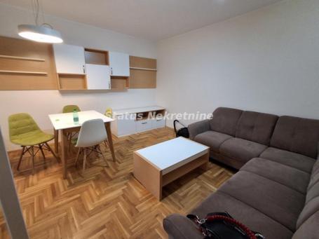 Dvosoban stan 43 m², Grbavica, Novi Sad, 1. sprat