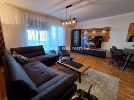 Četvorosoban stan u Petrovaradinu, 98 m², prvi sprat