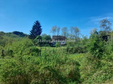 Sremski Karlovci-Fantastična Tri Osunčana placa 14750 m2 sa Vikendicom i izlazom na Potok koji Dosad