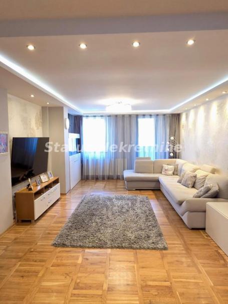 Četvorosoban stan 116 m², Grbavica, Novi Sad, 3. sprat