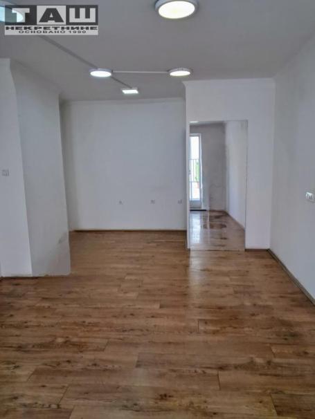 LOKAL U PEŠAČKOJ ZONI