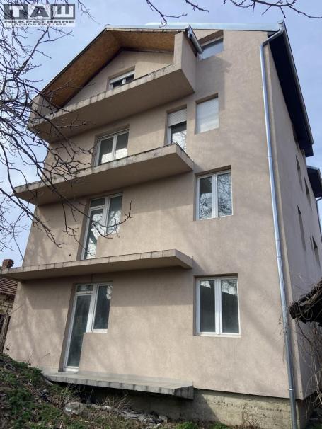 STAMBENA ZGRADA SA ŠEST STANOVA