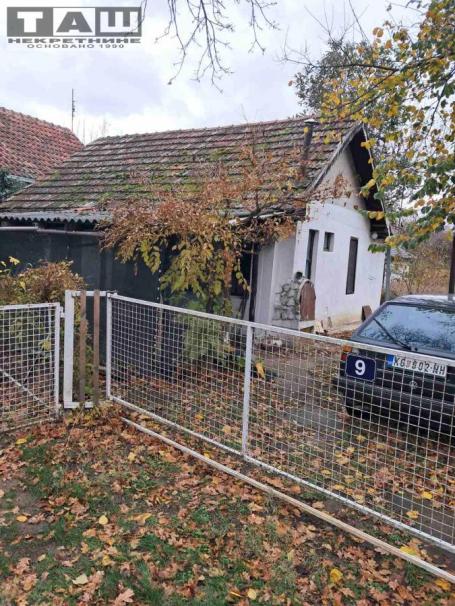 VIKEND KUĆA NA SREBRNOM JEZERU