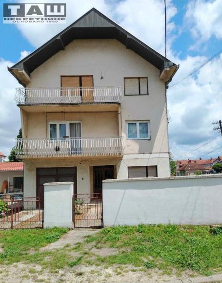 KUĆA U BLIZINI CENTRA