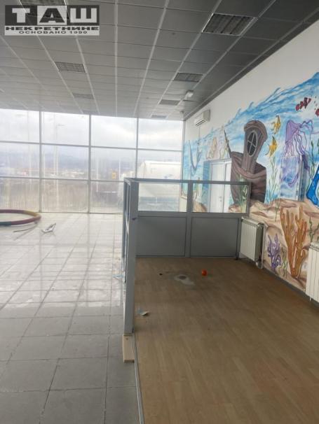 POSLOVNI PROSTOR U BLIZINI ŠUMADIJA SAJMA