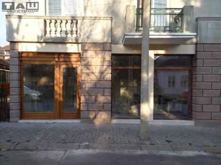 LOKAL SA IZLOGOM DO ULICE