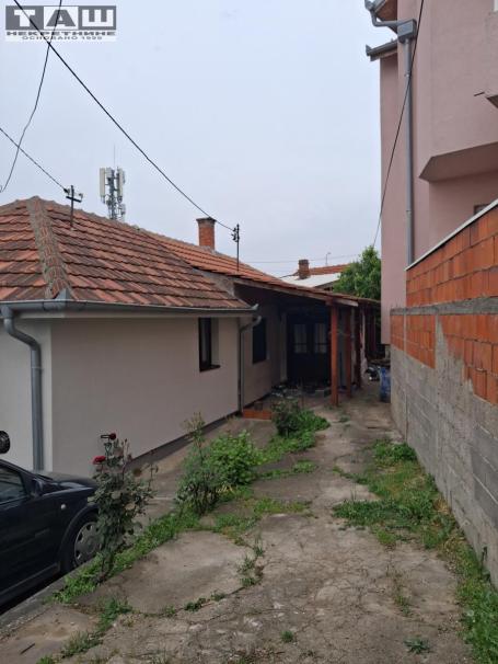 KUĆA NA PIVARI
